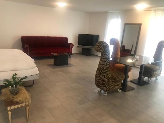 Hotel Hippel Krone Kerzers Екстер'єр фото