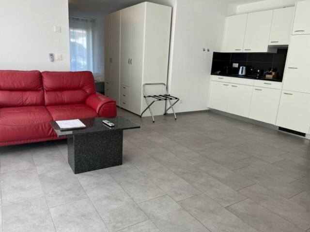 Hotel Hippel Krone Kerzers Екстер'єр фото