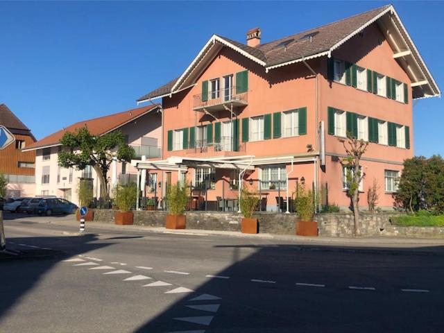 Hotel Hippel Krone Kerzers Екстер'єр фото