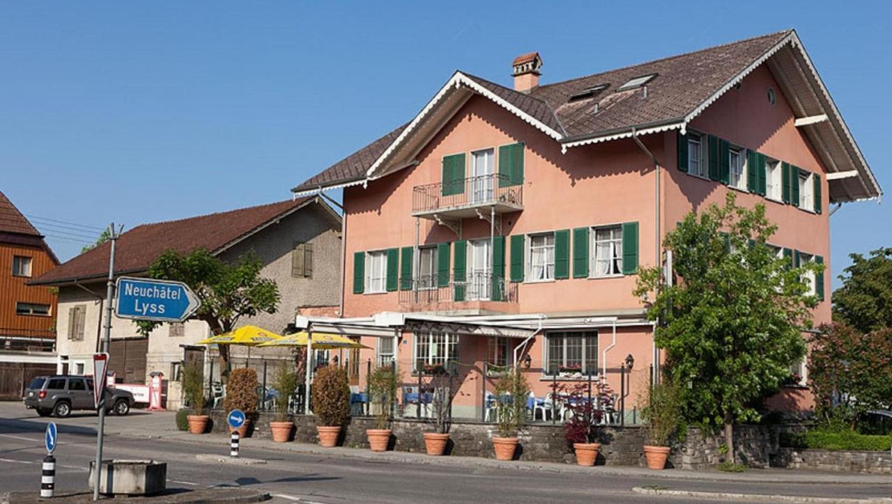 Hotel Hippel Krone Kerzers Екстер'єр фото